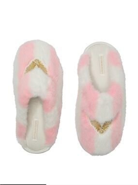 ✨Victoria’s Secret Luxe Plush Closed Toe Slippers Fashion Show wings sz L NWT